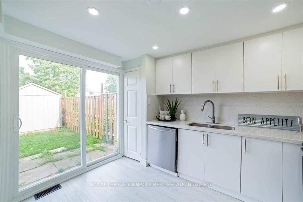 Photo 2 of 733 Parkview Crescent, Cambridge, Preston Heights — HOMEH