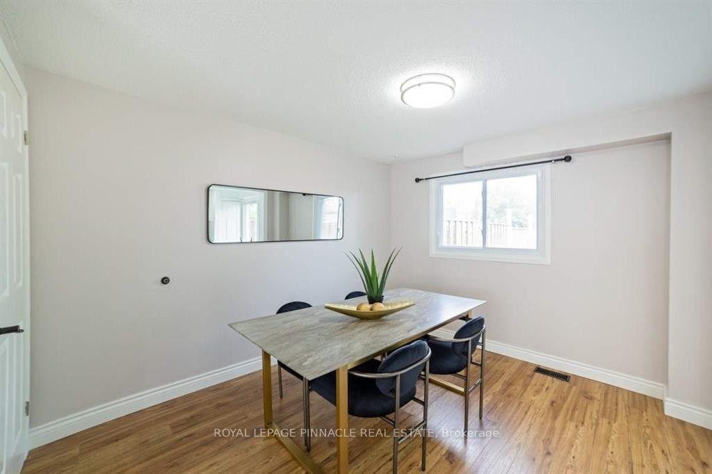 Photo 5 of 733 Parkview Crescent, Cambridge, Preston Heights — HOMEH