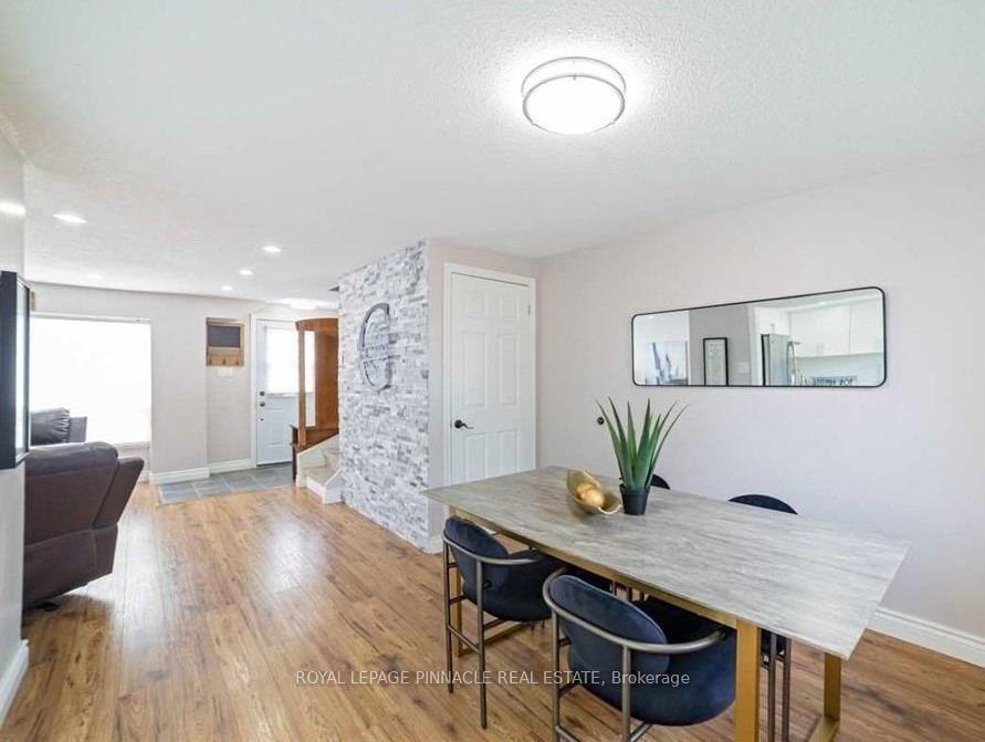 Photo 6 of 733 Parkview Crescent, Cambridge, Preston Heights — HOMEH