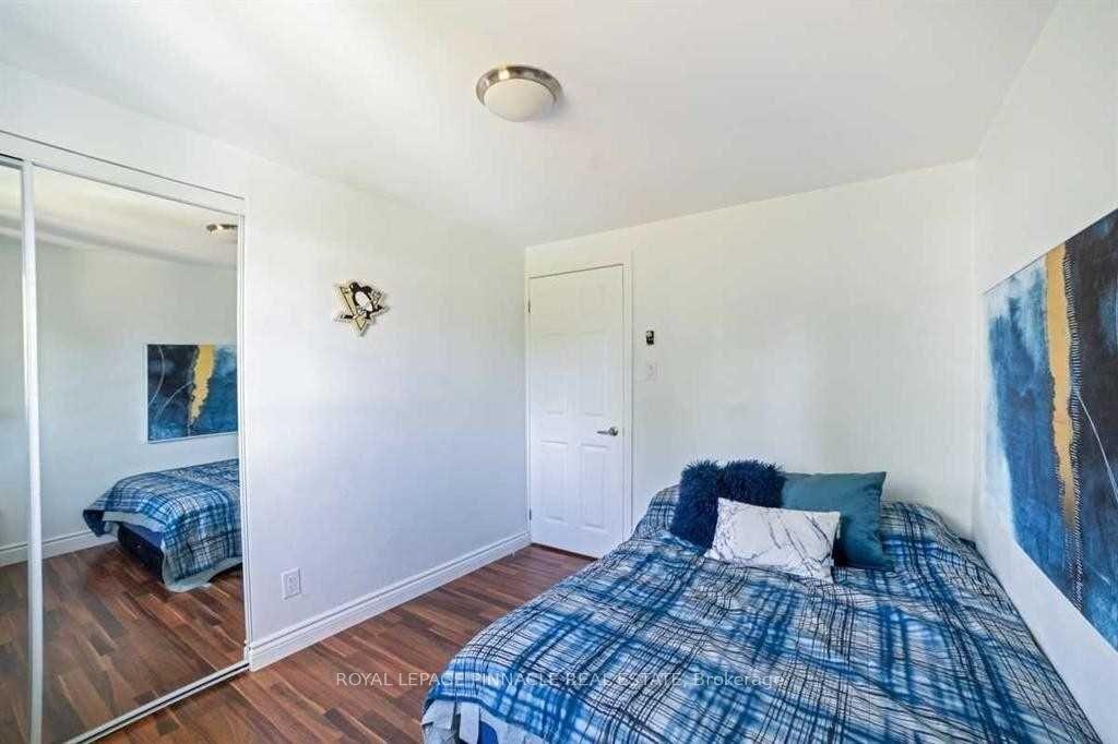 Photo 9 of 733 Parkview Crescent, Cambridge, Preston Heights — HOMEH
