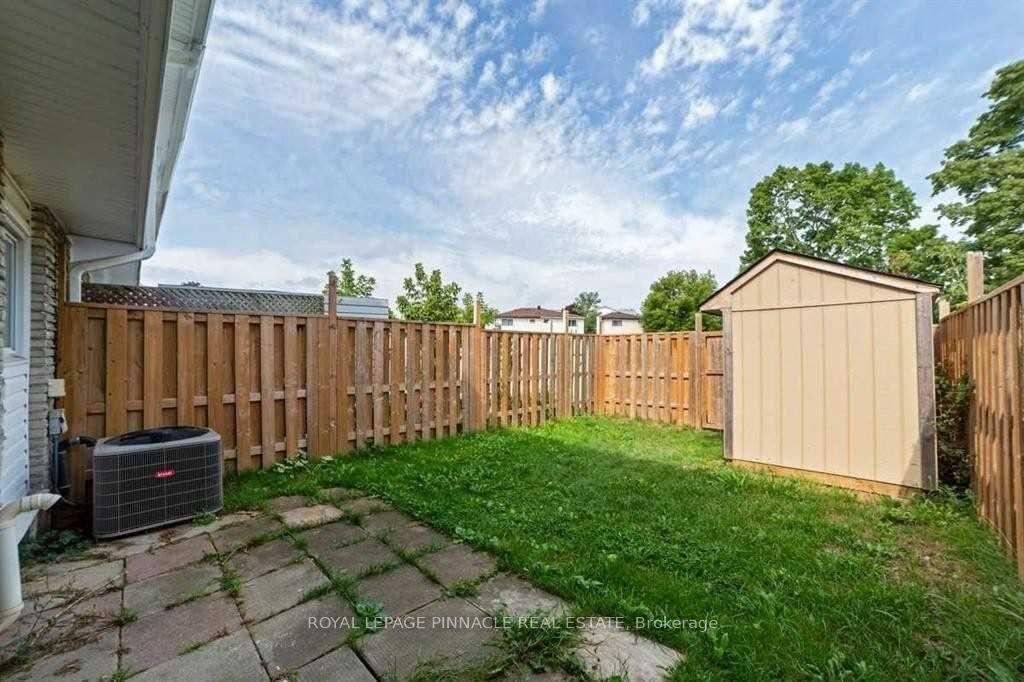 Photo 13 of 733 Parkview Crescent, Cambridge, Preston Heights — HOMEH