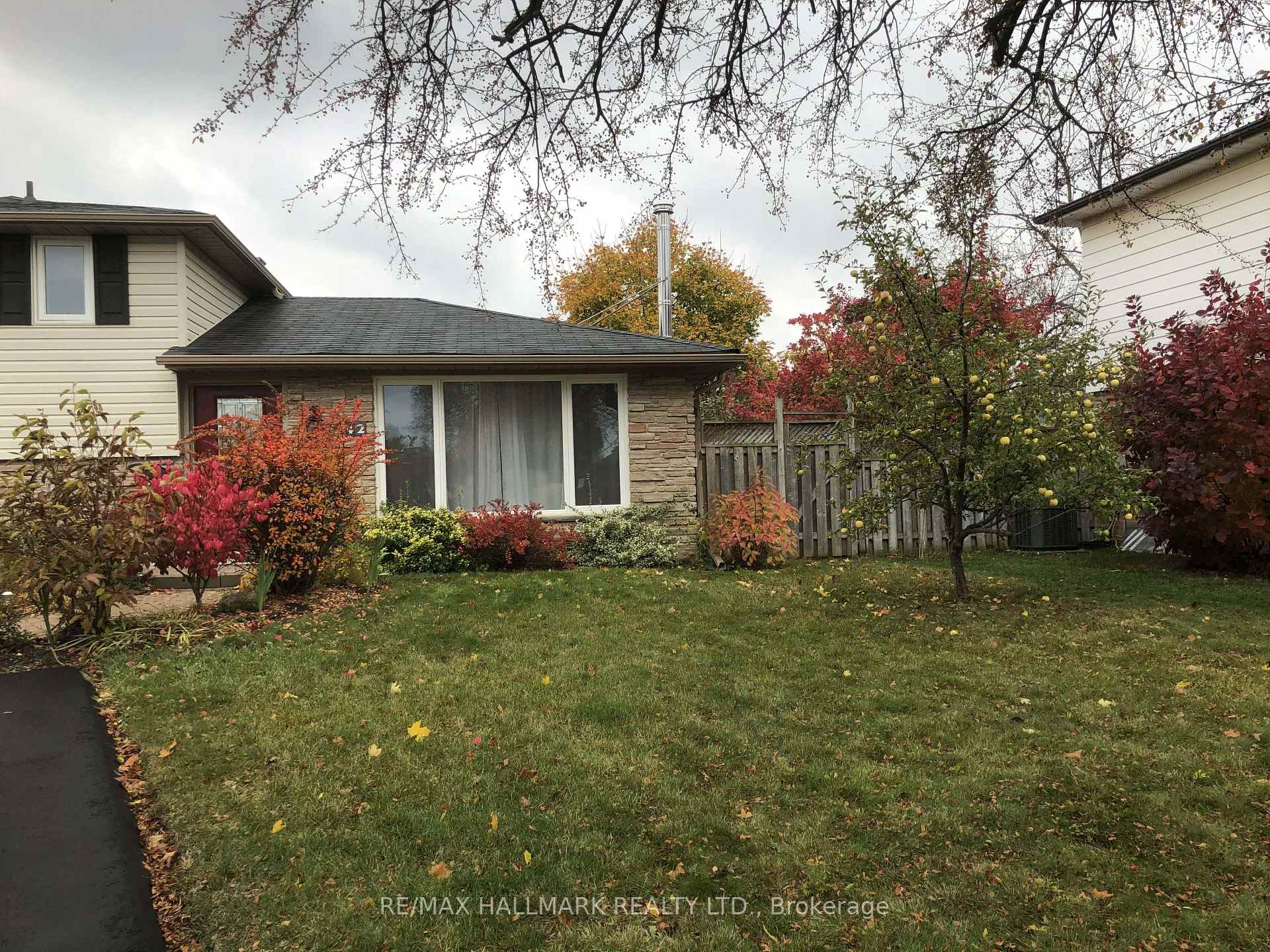 Photo 3 of Unit Main Floor, 42 Abbey Road, Brampton, Brampton East — HOMEH