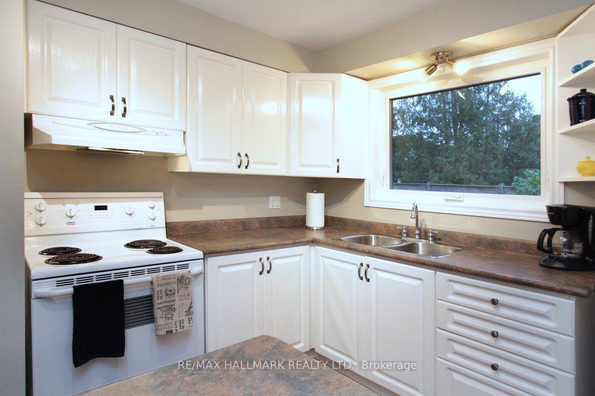 Photo 13 of Unit Main Floor, 42 Abbey Road, Brampton, Brampton East — HOMEH