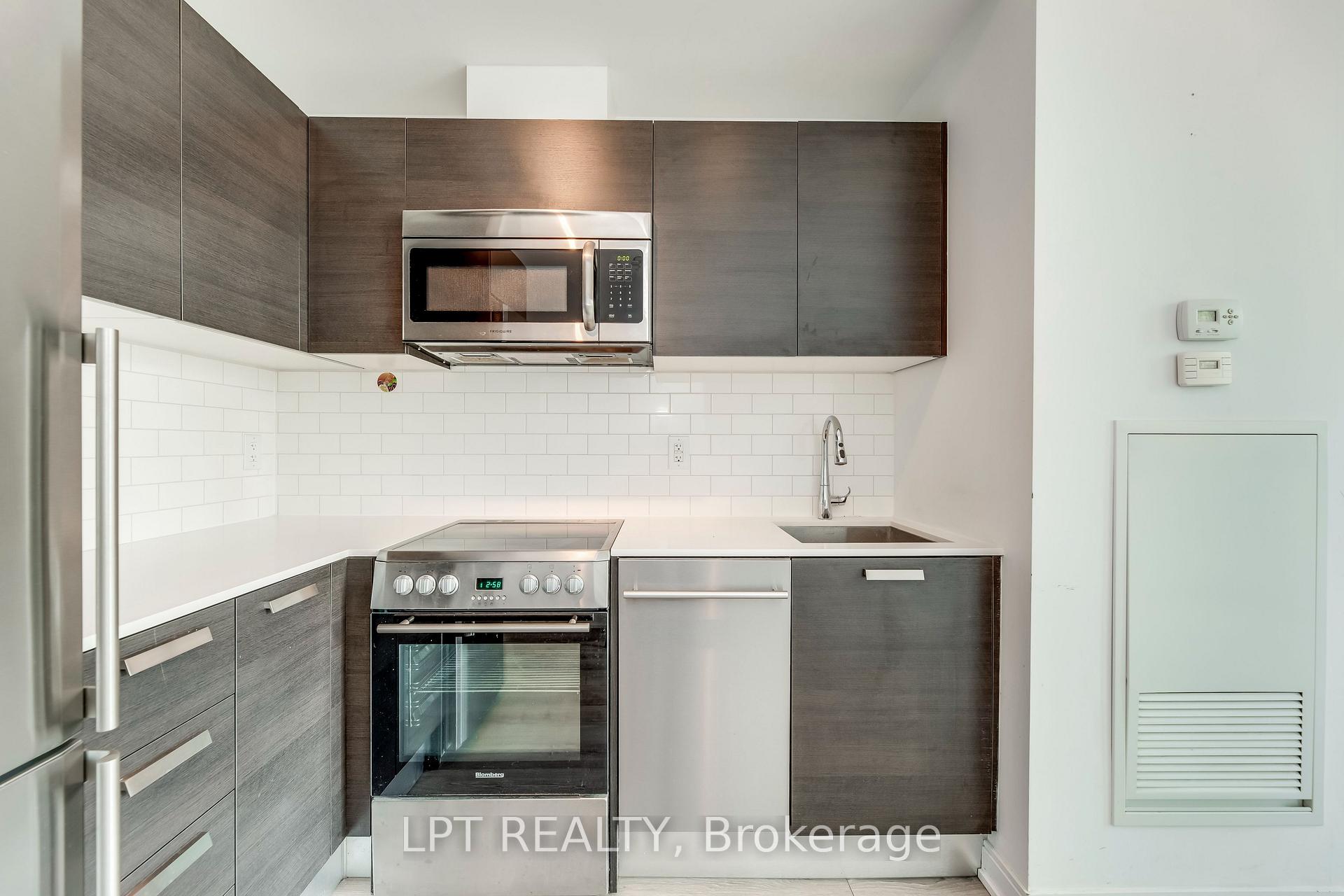 Photo 4 of Unit 1403, 42 Charles Street E, Toronto, Church-Yonge Corridor — HOMEH