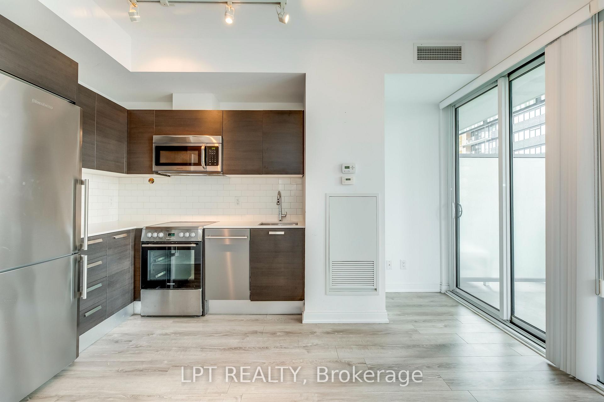 Photo 5 of Unit 1403, 42 Charles Street E, Toronto, Church-Yonge Corridor — HOMEH