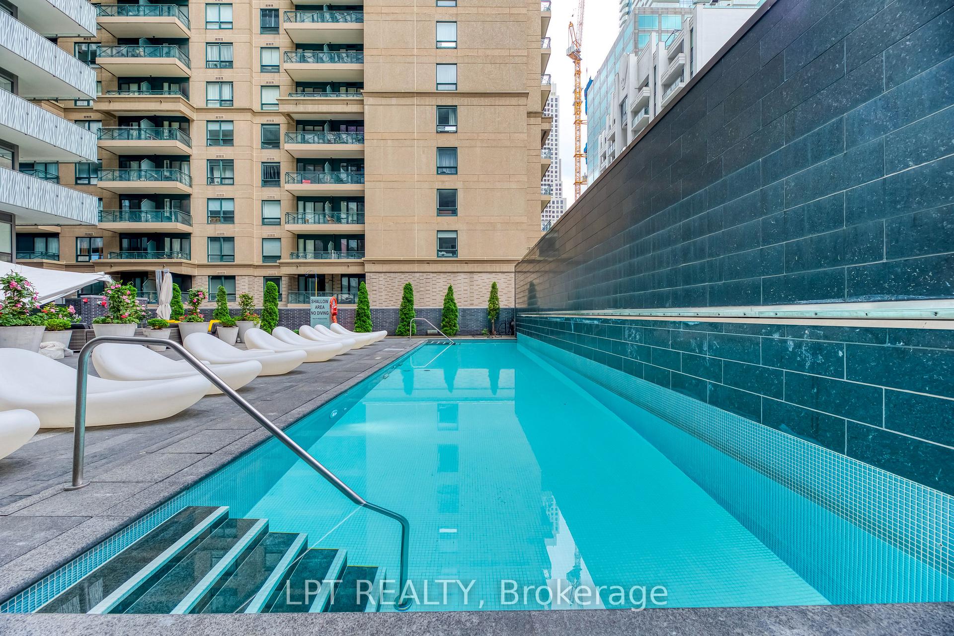 Photo 14 of Unit 1403, 42 Charles Street E, Toronto, Church-Yonge Corridor — HOMEH