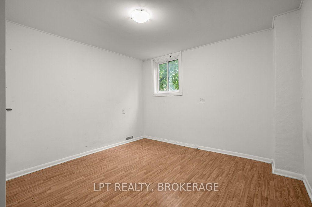 Photo 6 of 374 Barrie Street, Kingston, East of Sir John A. Blvd — HOMEH