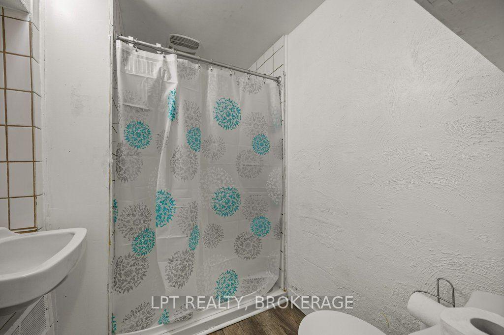 Photo 16 of 374 Barrie Street, Kingston, East of Sir John A. Blvd — HOMEH