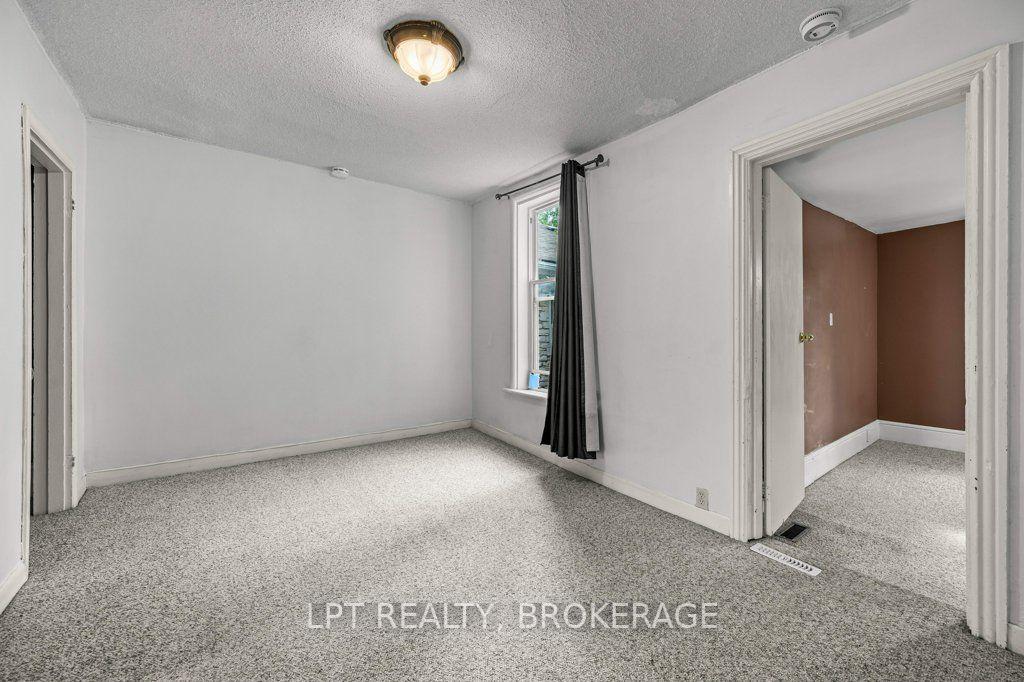 Photo 23 of 374 Barrie Street, Kingston, East of Sir John A. Blvd — HOMEH