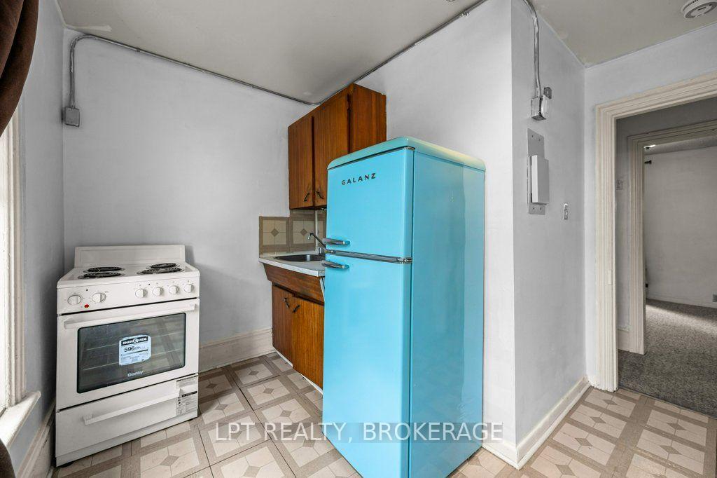 Photo 29 of 374 Barrie Street, Kingston, East of Sir John A. Blvd — HOMEH