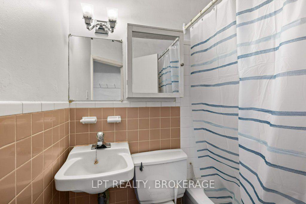 Photo 30 of 374 Barrie Street, Kingston, East of Sir John A. Blvd — HOMEH