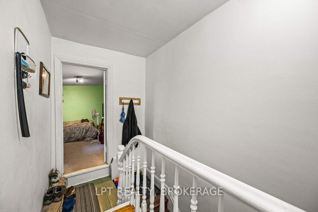 Photo 33 of 374 Barrie Street, Kingston, East of Sir John A. Blvd — HOMEH