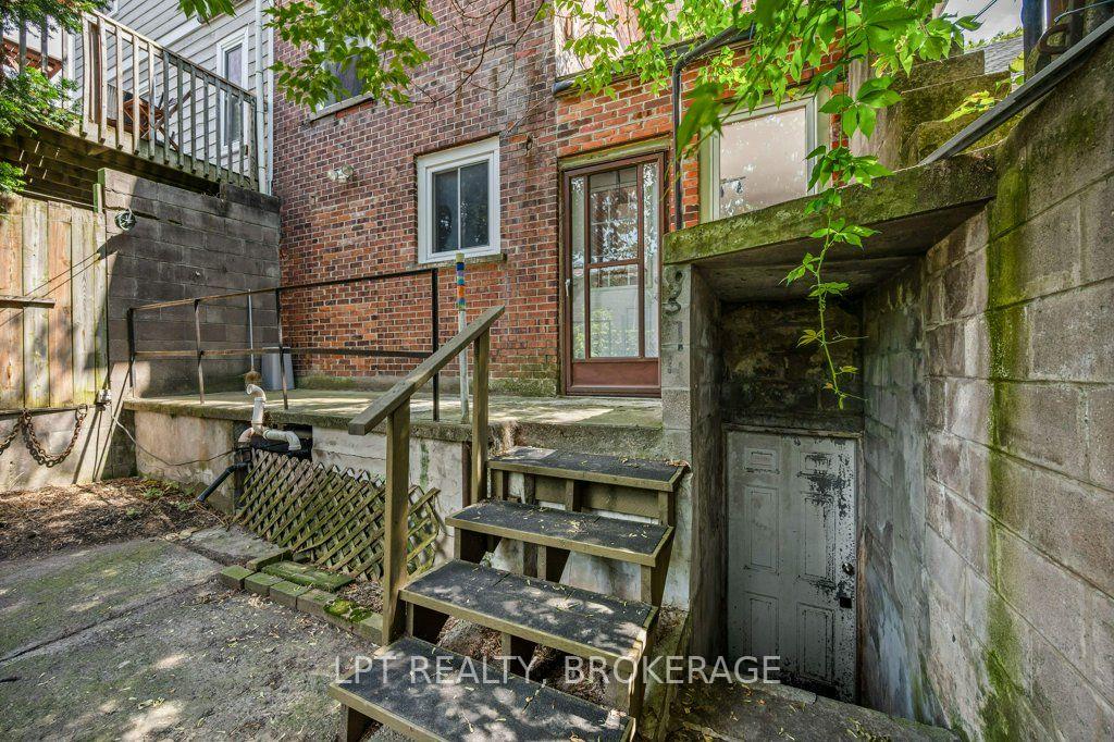 Photo 46 of 374 Barrie Street, Kingston, East of Sir John A. Blvd — HOMEH