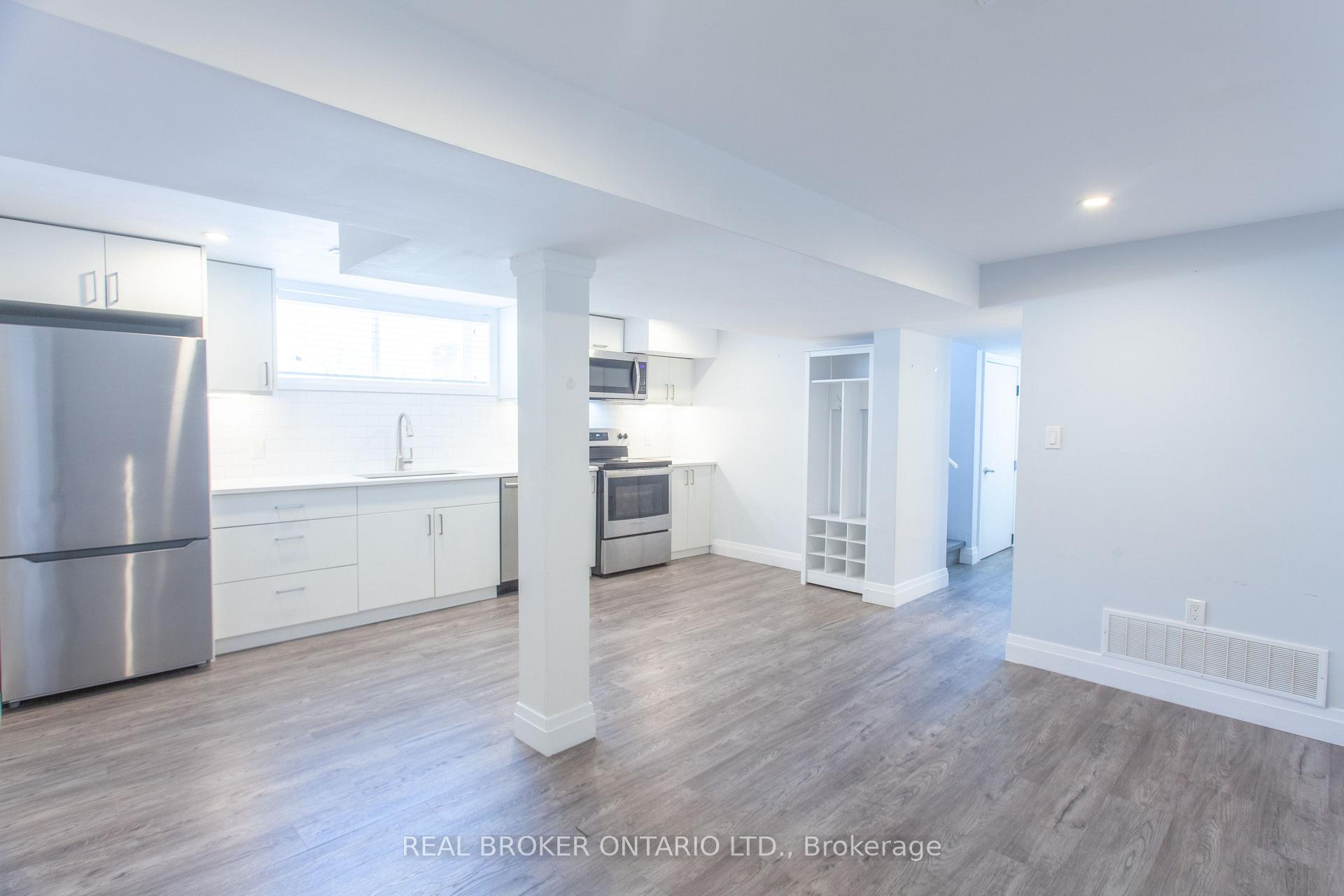 Front of Unit BSMT, 397 Mississaga Street W