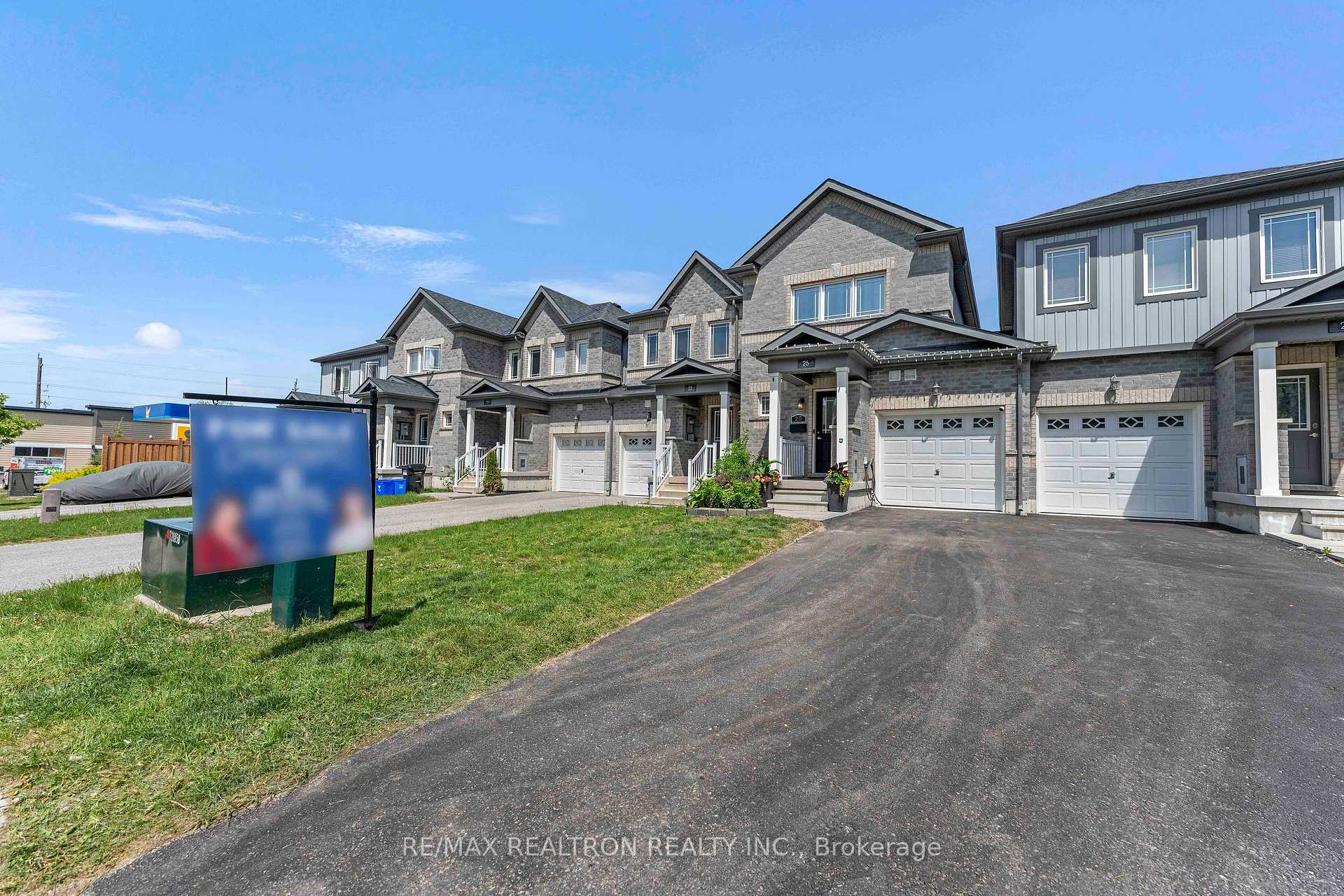 Photo 2 of 25 Robinson Street, Barrie, Allandale — HOMEH