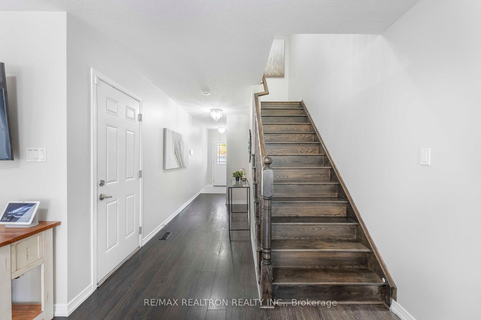 Photo 15 of 25 Robinson Street, Barrie, Allandale — HOMEH