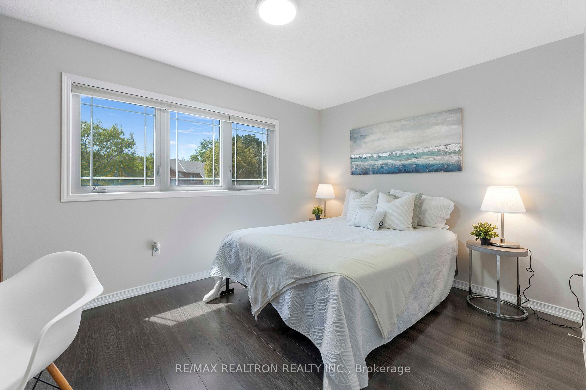 Photo 17 of 25 Robinson Street, Barrie, Allandale — HOMEH