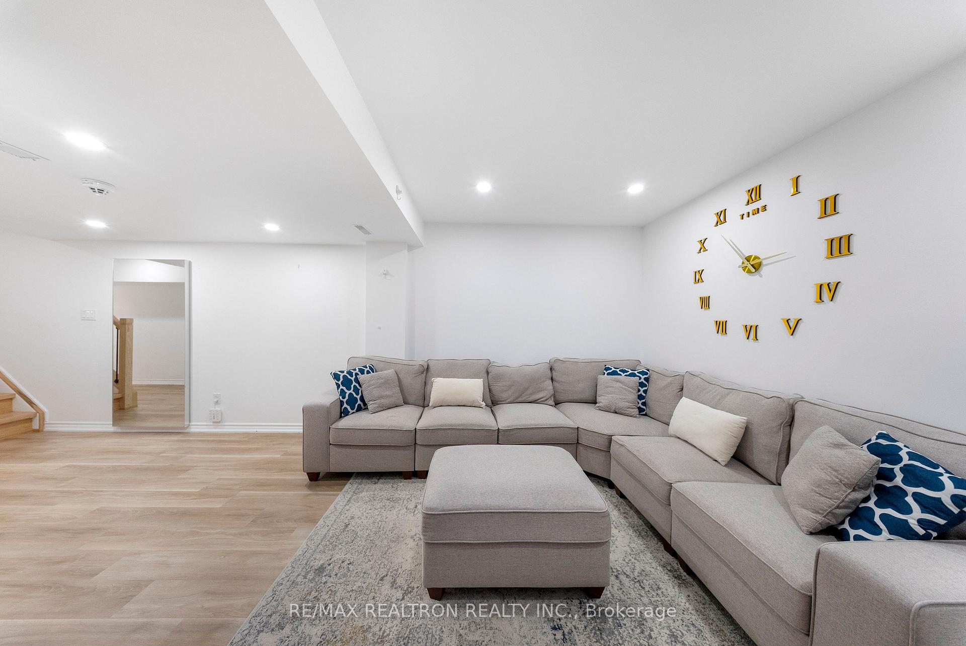 Photo 30 of 25 Robinson Street, Barrie, Allandale — HOMEH
