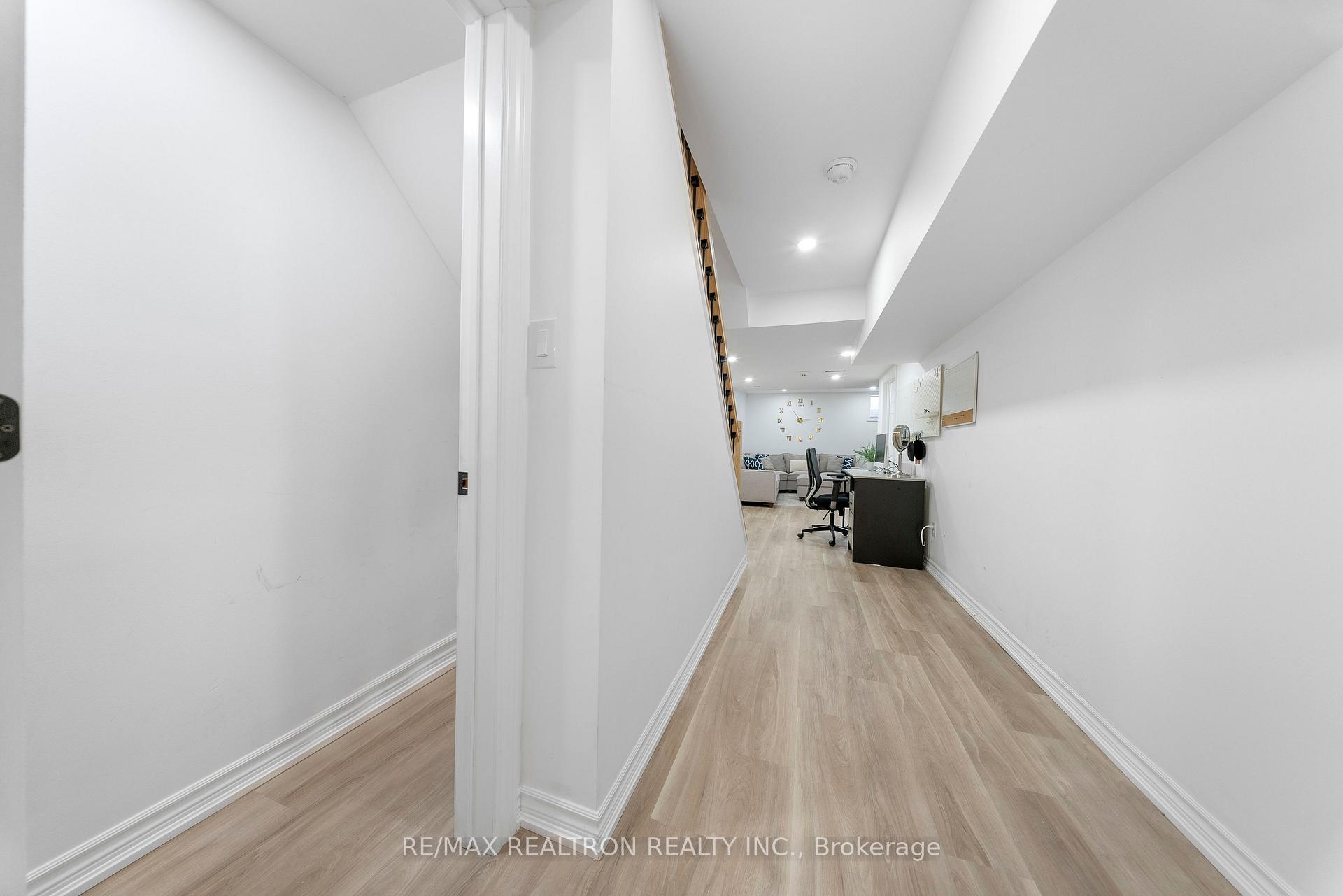 Photo 33 of 25 Robinson Street, Barrie, Allandale — HOMEH