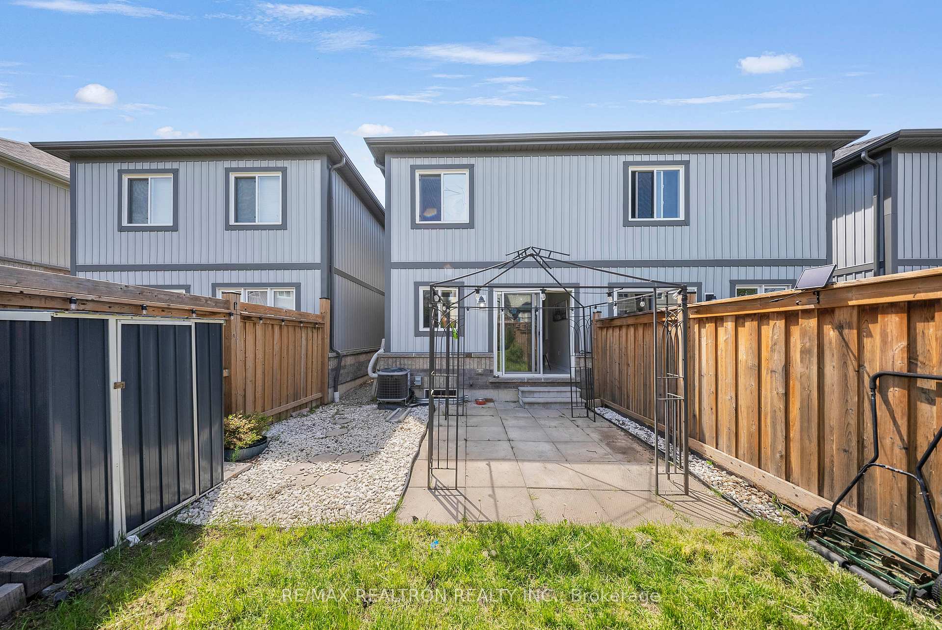 Photo 38 of 25 Robinson Street, Barrie, Allandale — HOMEH