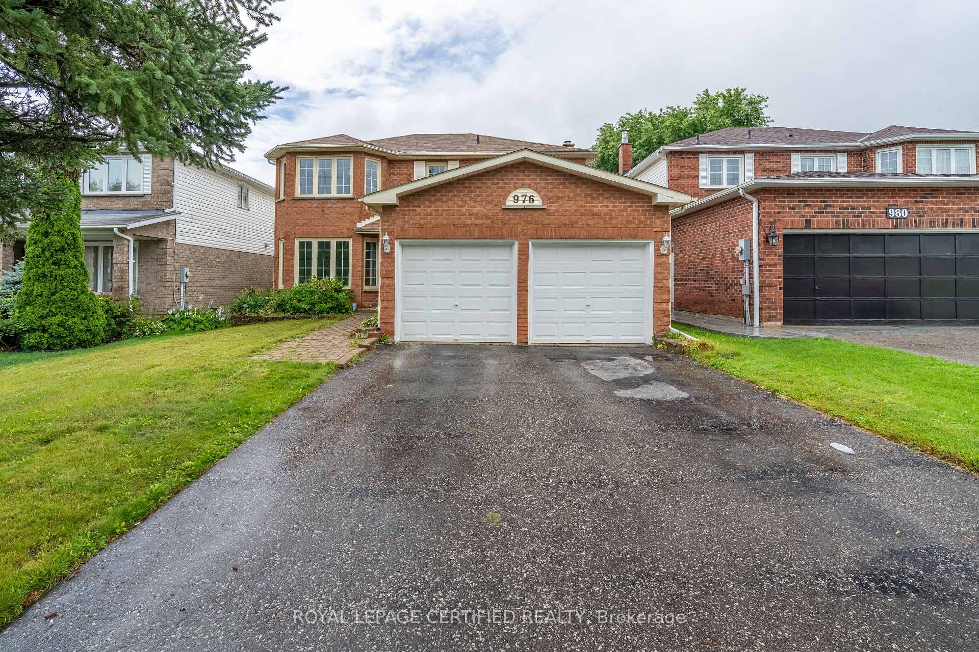 Photo 1 of 976 Grandview Street N, Oshawa, Pinecrest — HOMEH