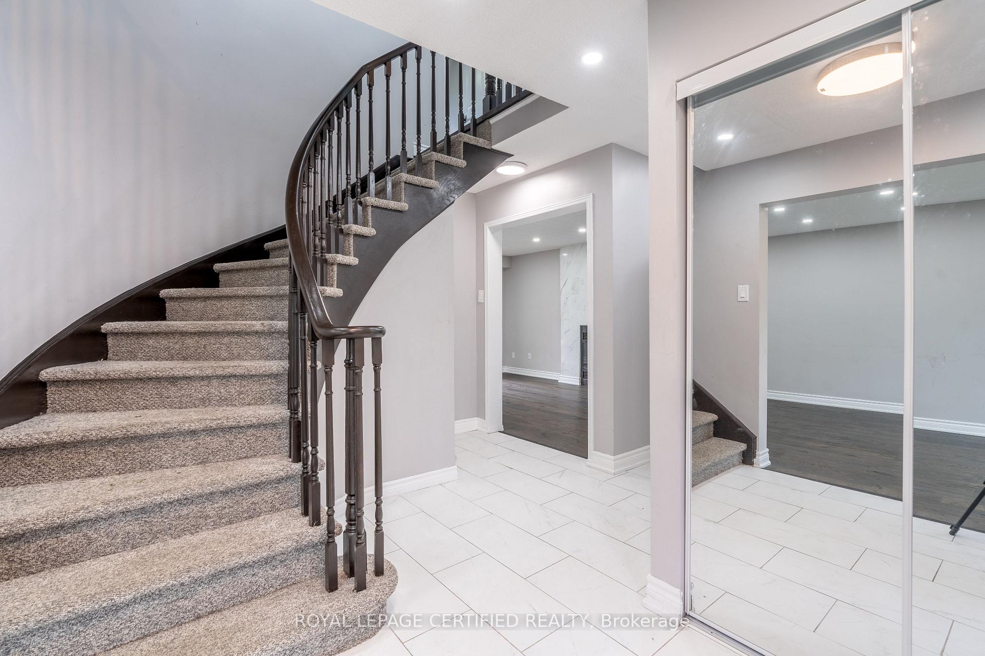Photo 6 of 976 Grandview Street N, Oshawa, Pinecrest — HOMEH