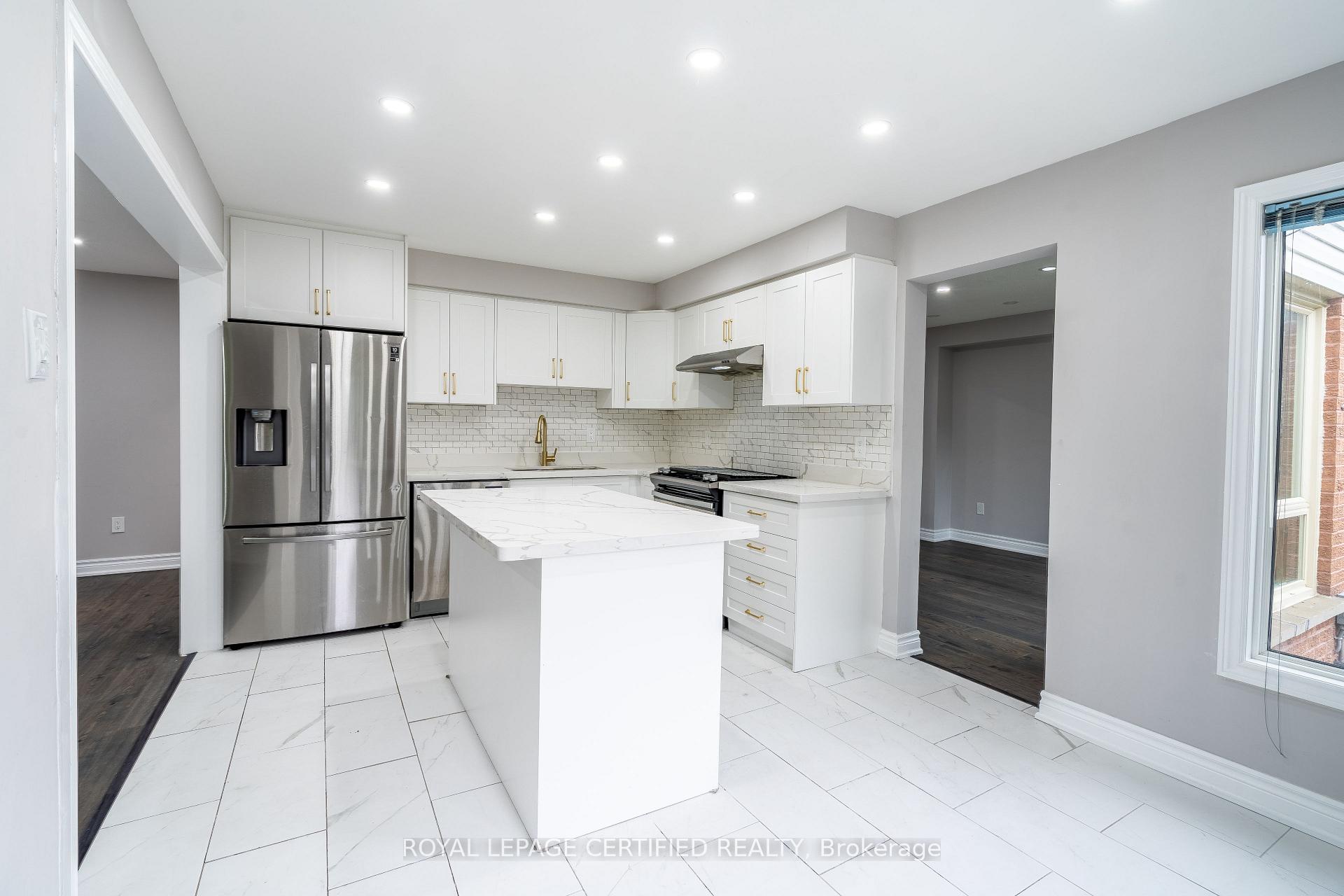 Photo 8 of 976 Grandview Street N, Oshawa, Pinecrest — HOMEH
