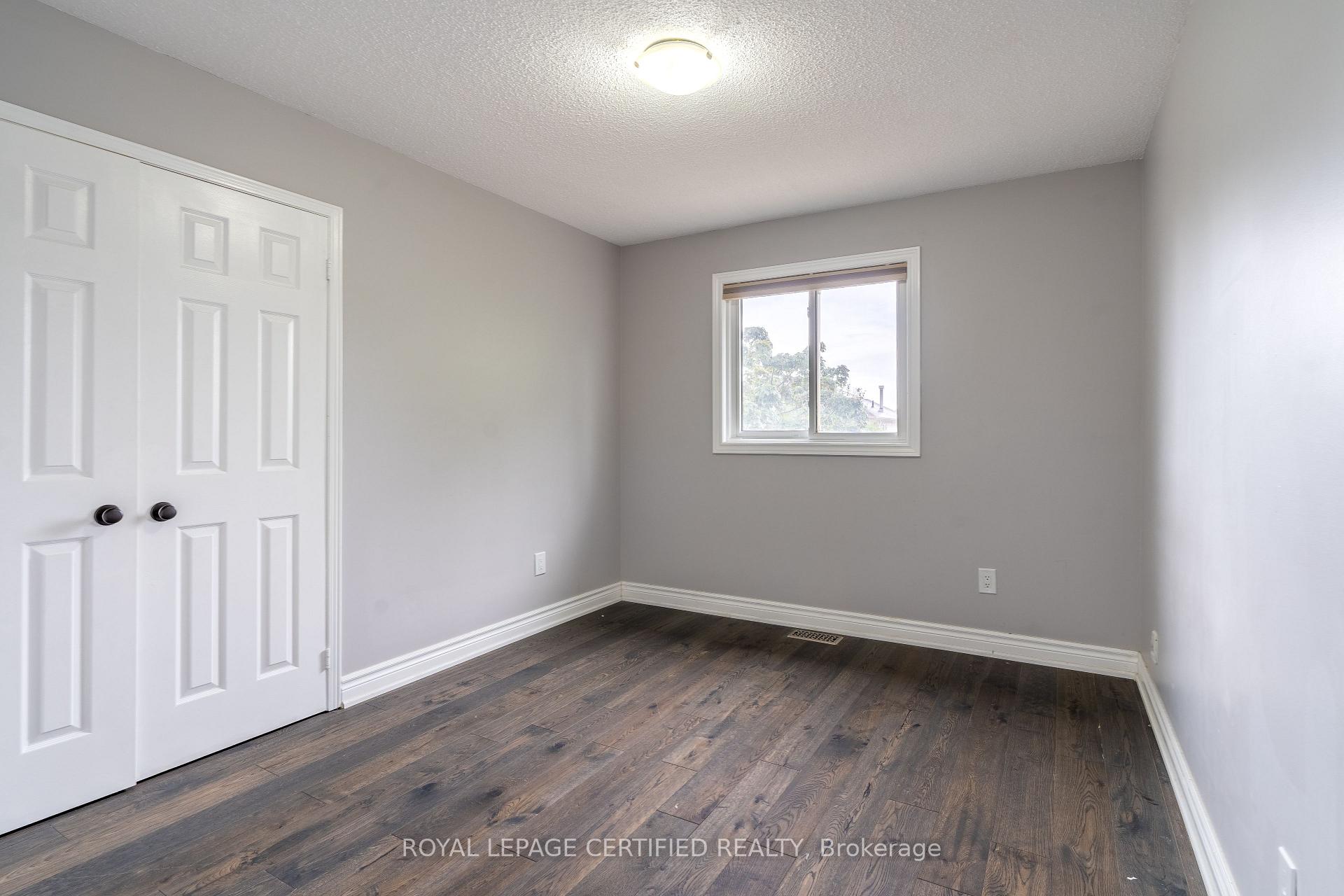 Photo 14 of 976 Grandview Street N, Oshawa, Pinecrest — HOMEH