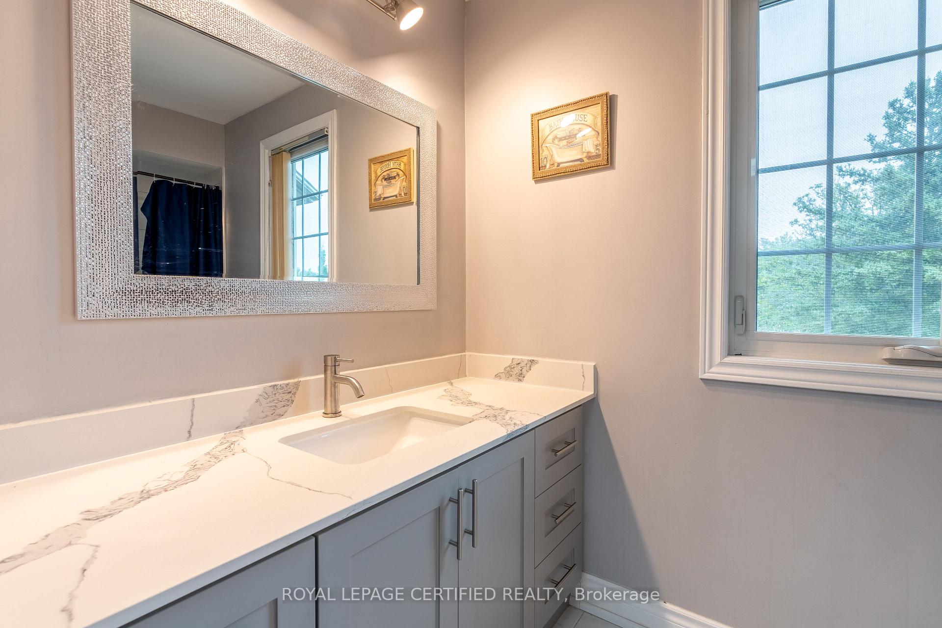 Photo 18 of 976 Grandview Street N, Oshawa, Pinecrest — HOMEH