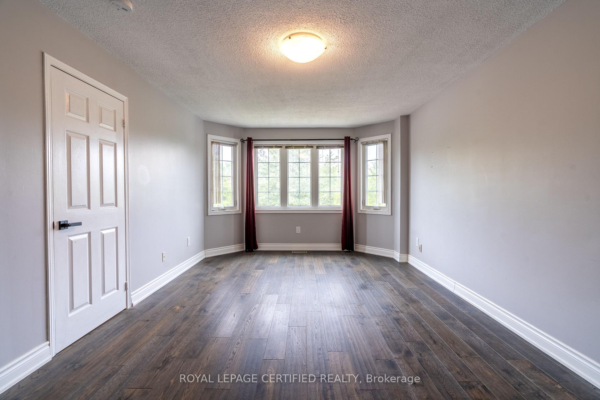 Photo 21 of 976 Grandview Street N, Oshawa, Pinecrest — HOMEH