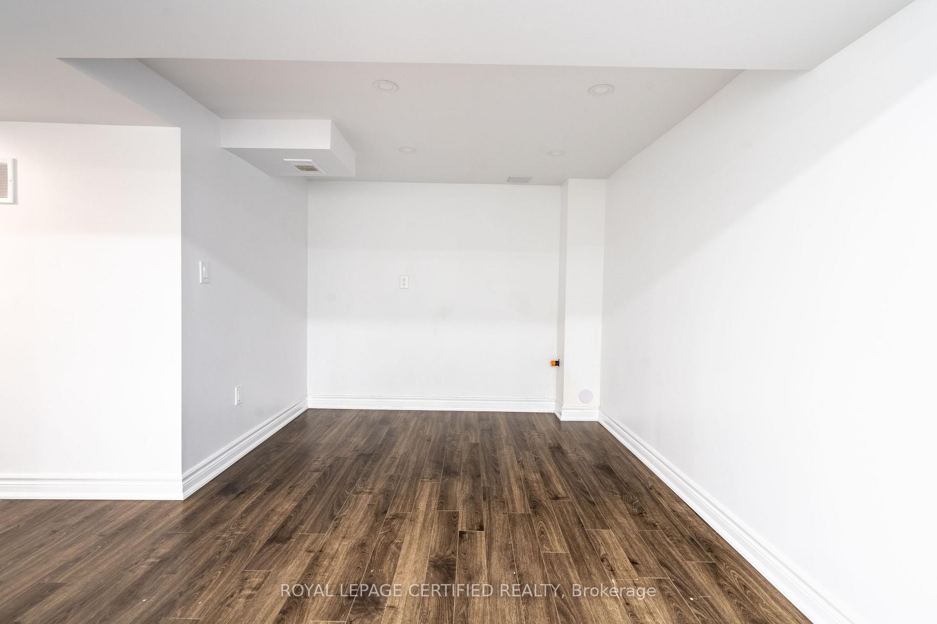 Photo 29 of 976 Grandview Street N, Oshawa, Pinecrest — HOMEH