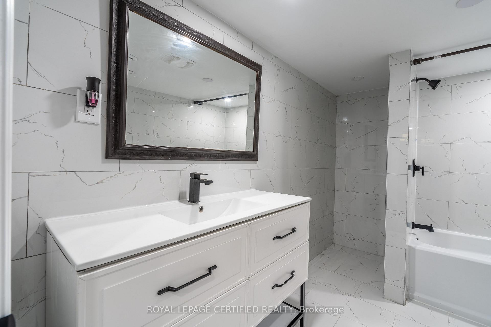Photo 35 of 976 Grandview Street N, Oshawa, Pinecrest — HOMEH