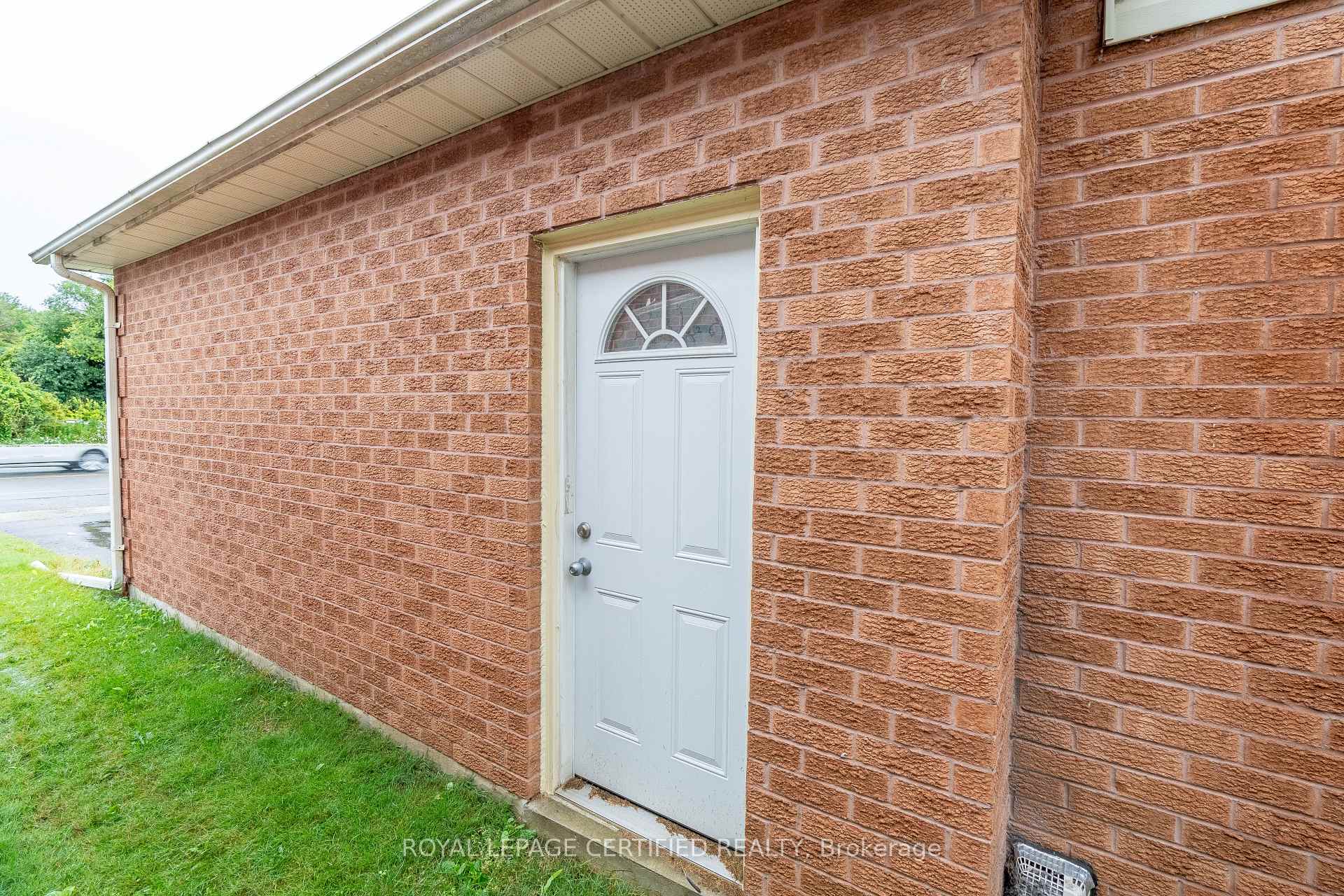 Photo 37 of 976 Grandview Street N, Oshawa, Pinecrest — HOMEH