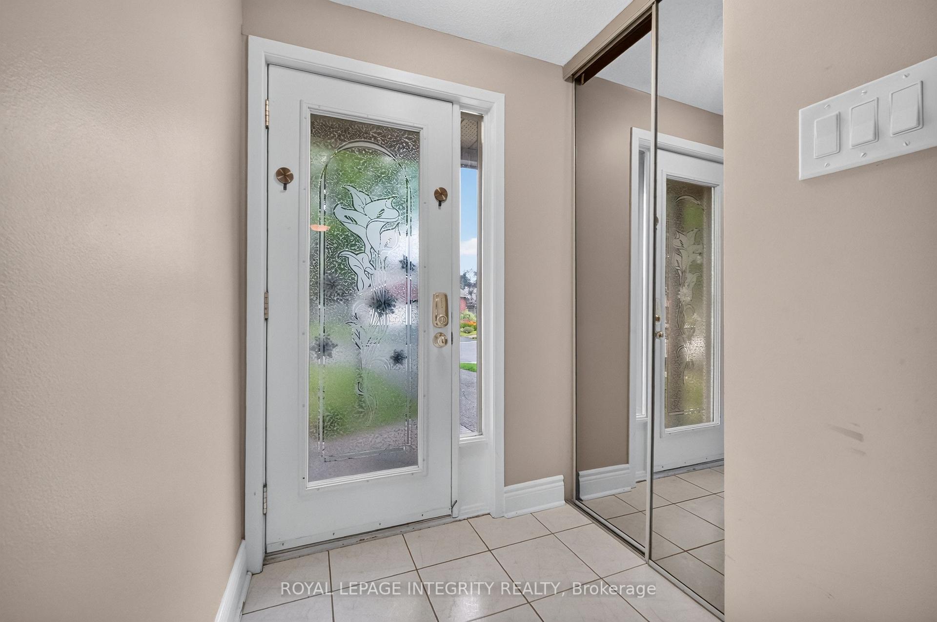 Photo 5 of 1883 Des Prairies Avenue, Ottawa, Queenswood Heights South — HOMEH
