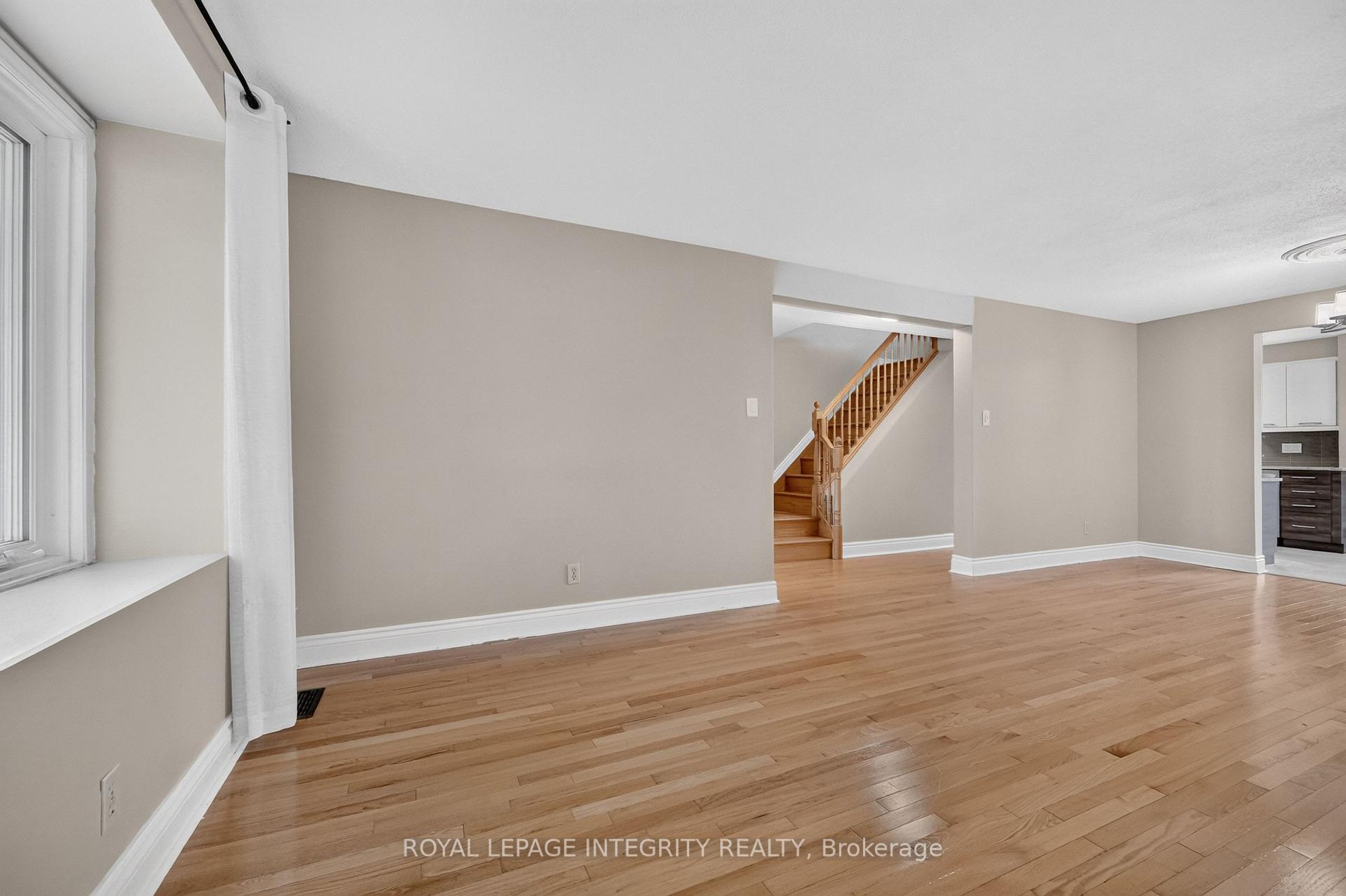 Photo 8 of 1883 Des Prairies Avenue, Ottawa, Queenswood Heights South — HOMEH