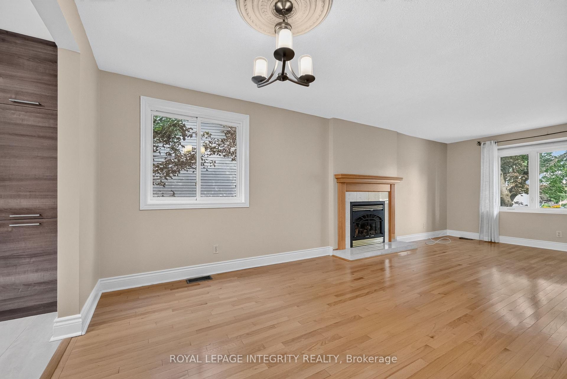 Photo 12 of 1883 Des Prairies Avenue, Ottawa, Queenswood Heights South — HOMEH