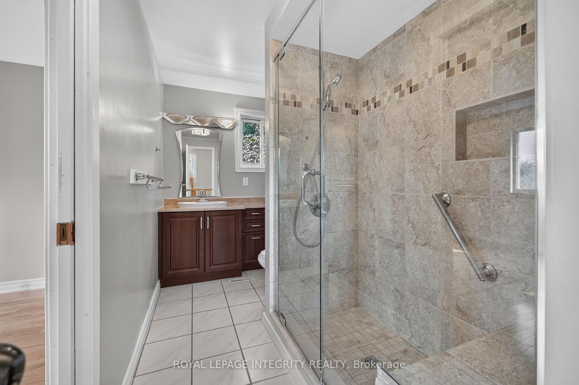 Photo 25 of 1883 Des Prairies Avenue, Ottawa, Queenswood Heights South — HOMEH