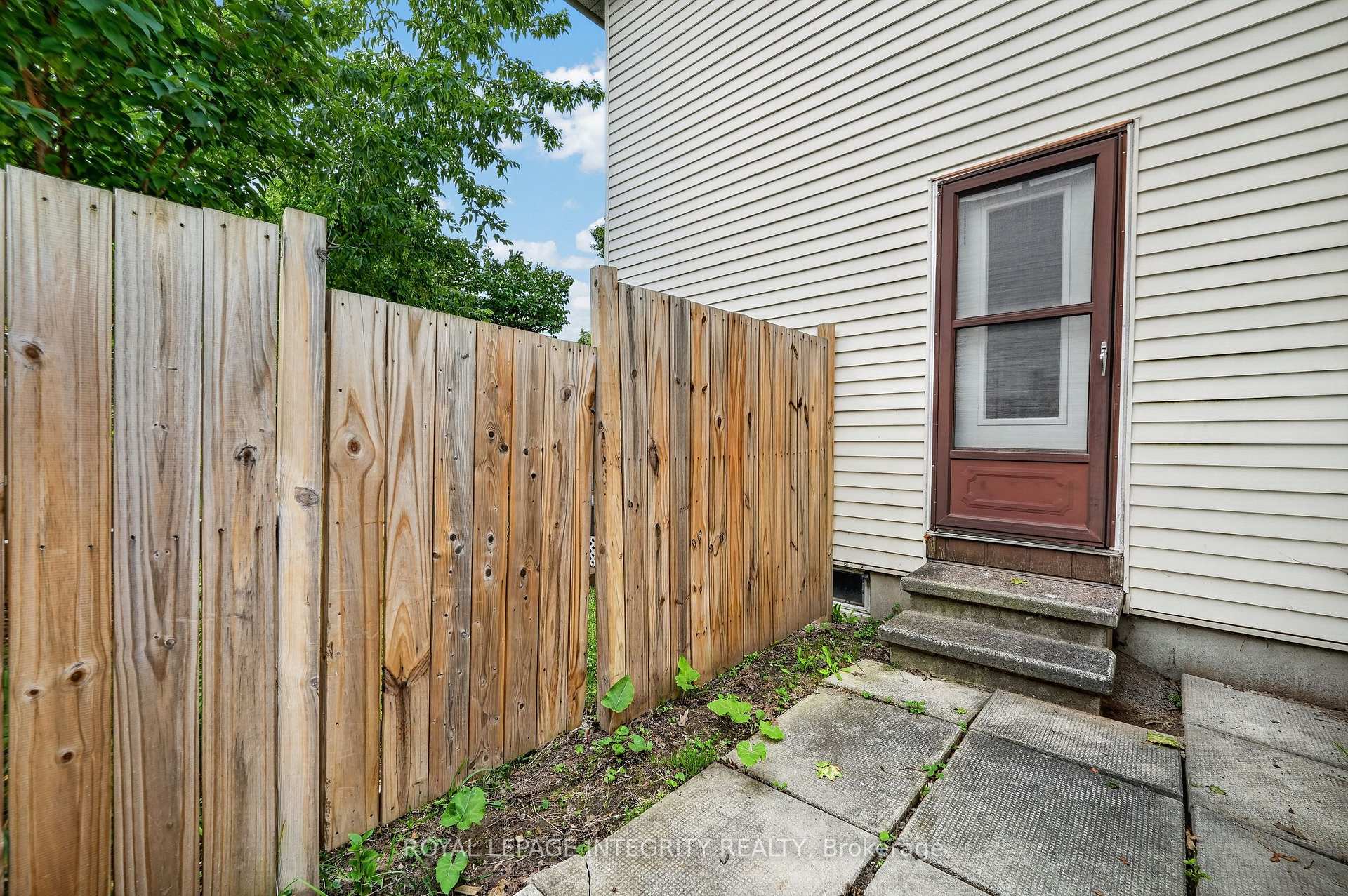 Photo 36 of 1883 Des Prairies Avenue, Ottawa, Queenswood Heights South — HOMEH
