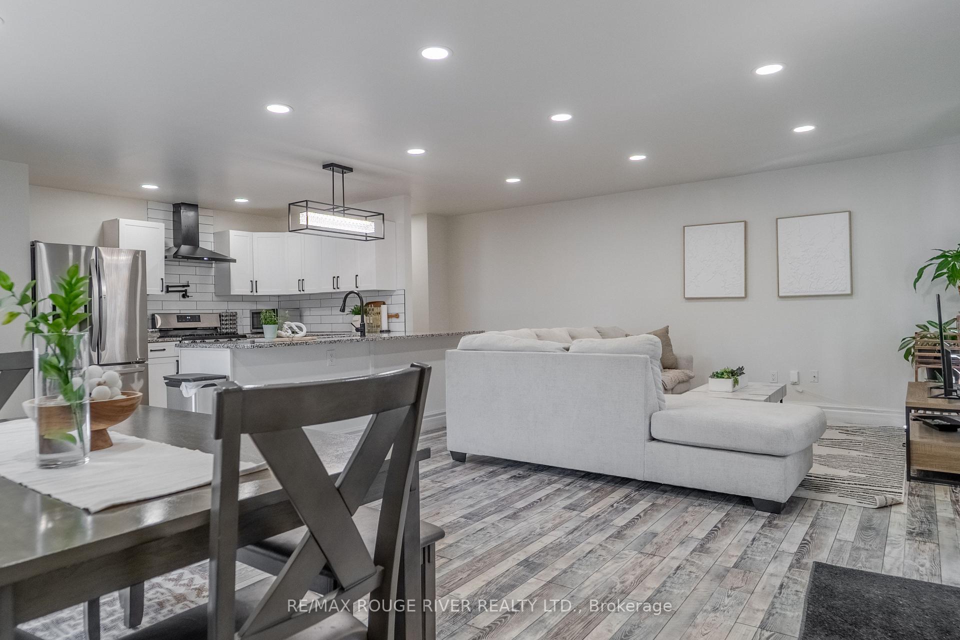 Photo 22 of 1721 S Cameron Blvd, Windsor — HOMEH