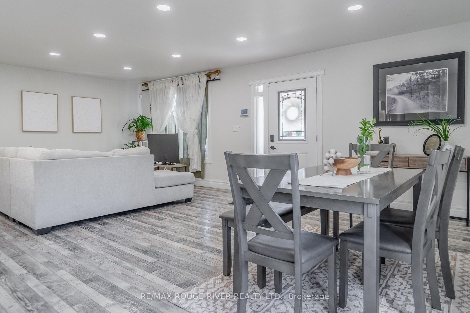 Photo 26 of 1721 S Cameron Blvd, Windsor — HOMEH