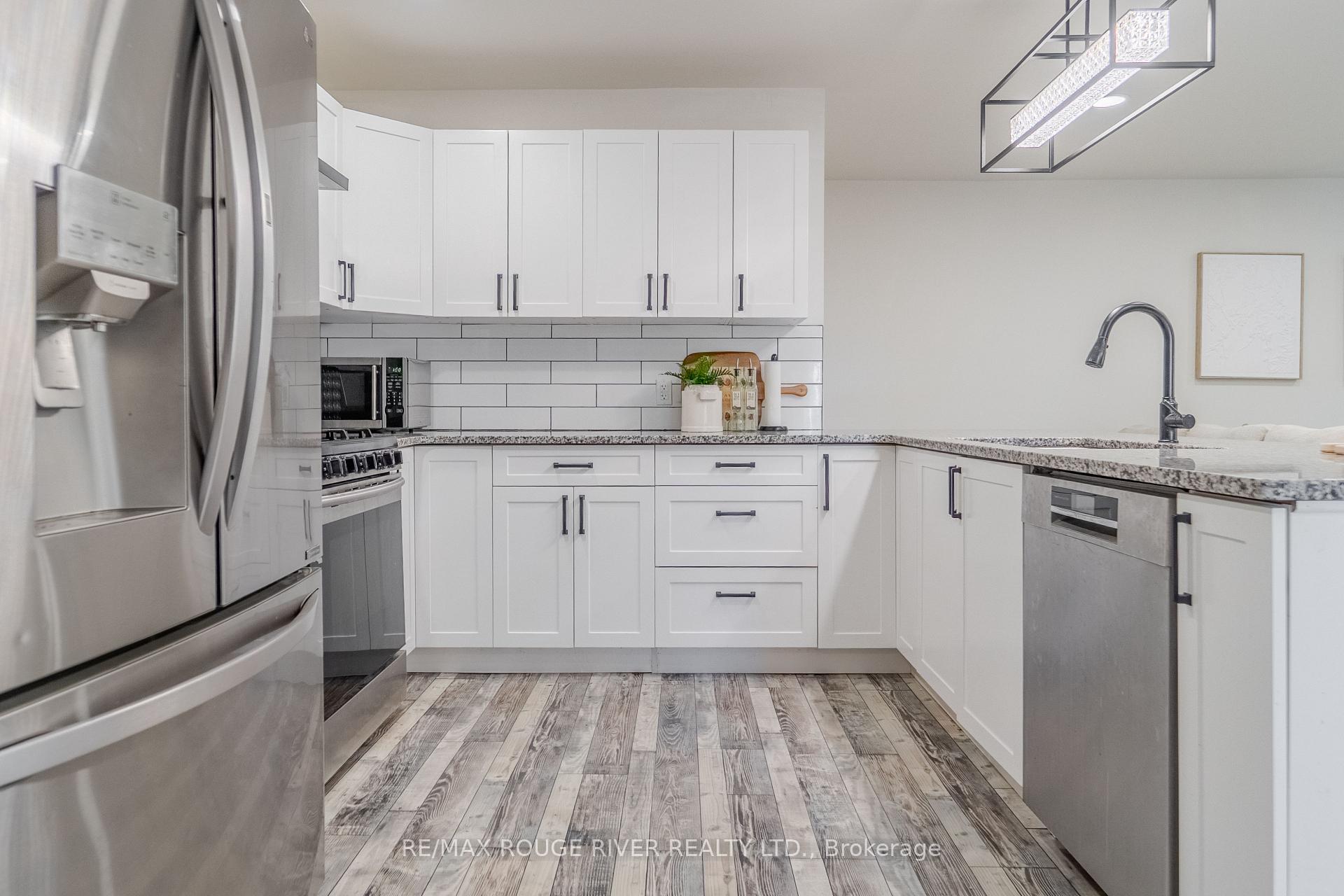 Photo 27 of 1721 S Cameron Blvd, Windsor — HOMEH