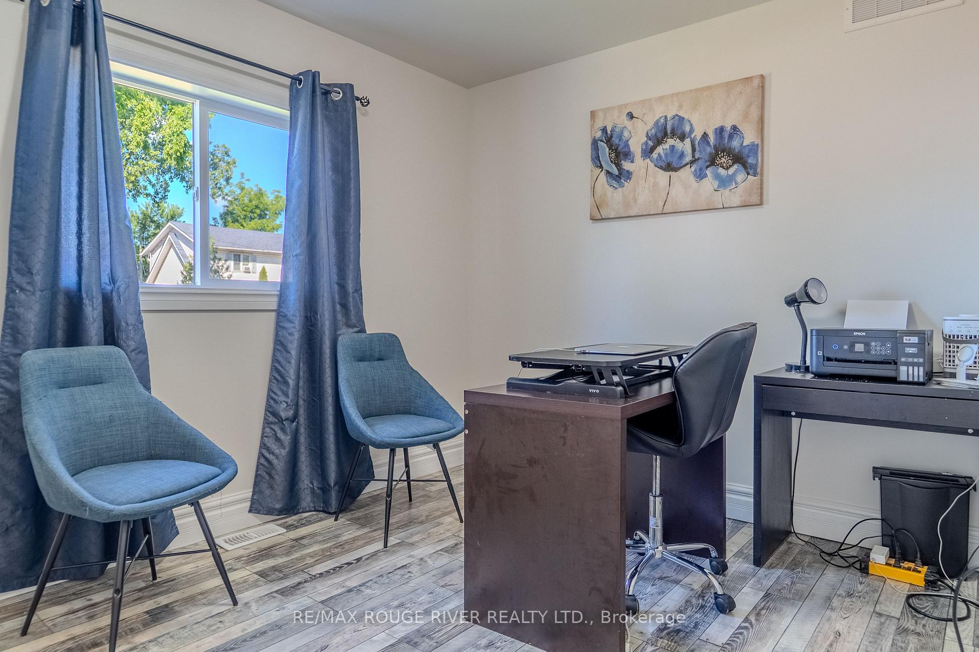 Photo 37 of 1721 S Cameron Blvd, Windsor — HOMEH
