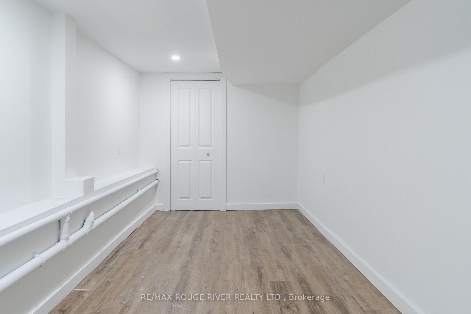 Photo 39 of 1721 S Cameron Blvd, Windsor — HOMEH