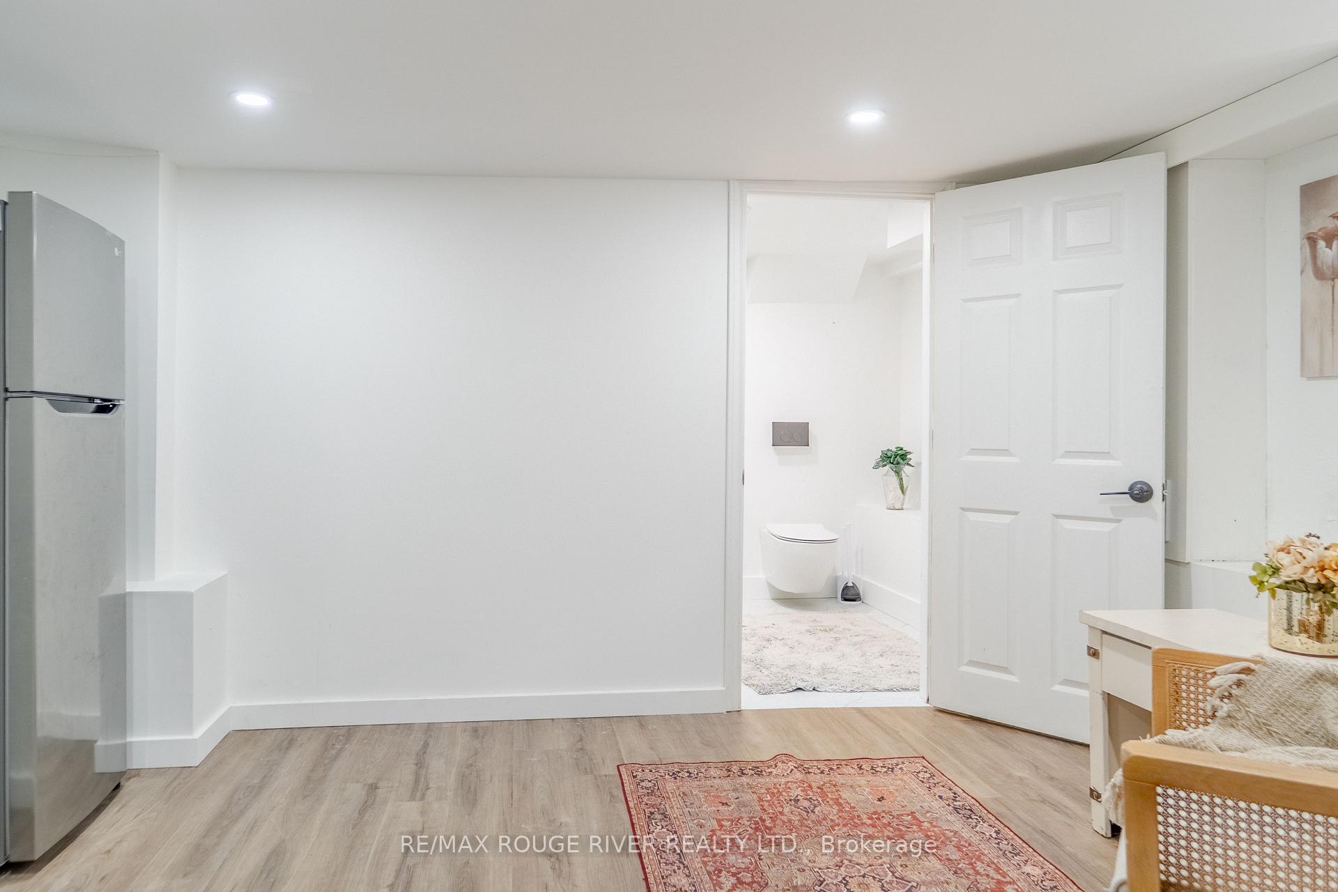 Photo 40 of 1721 S Cameron Blvd, Windsor — HOMEH