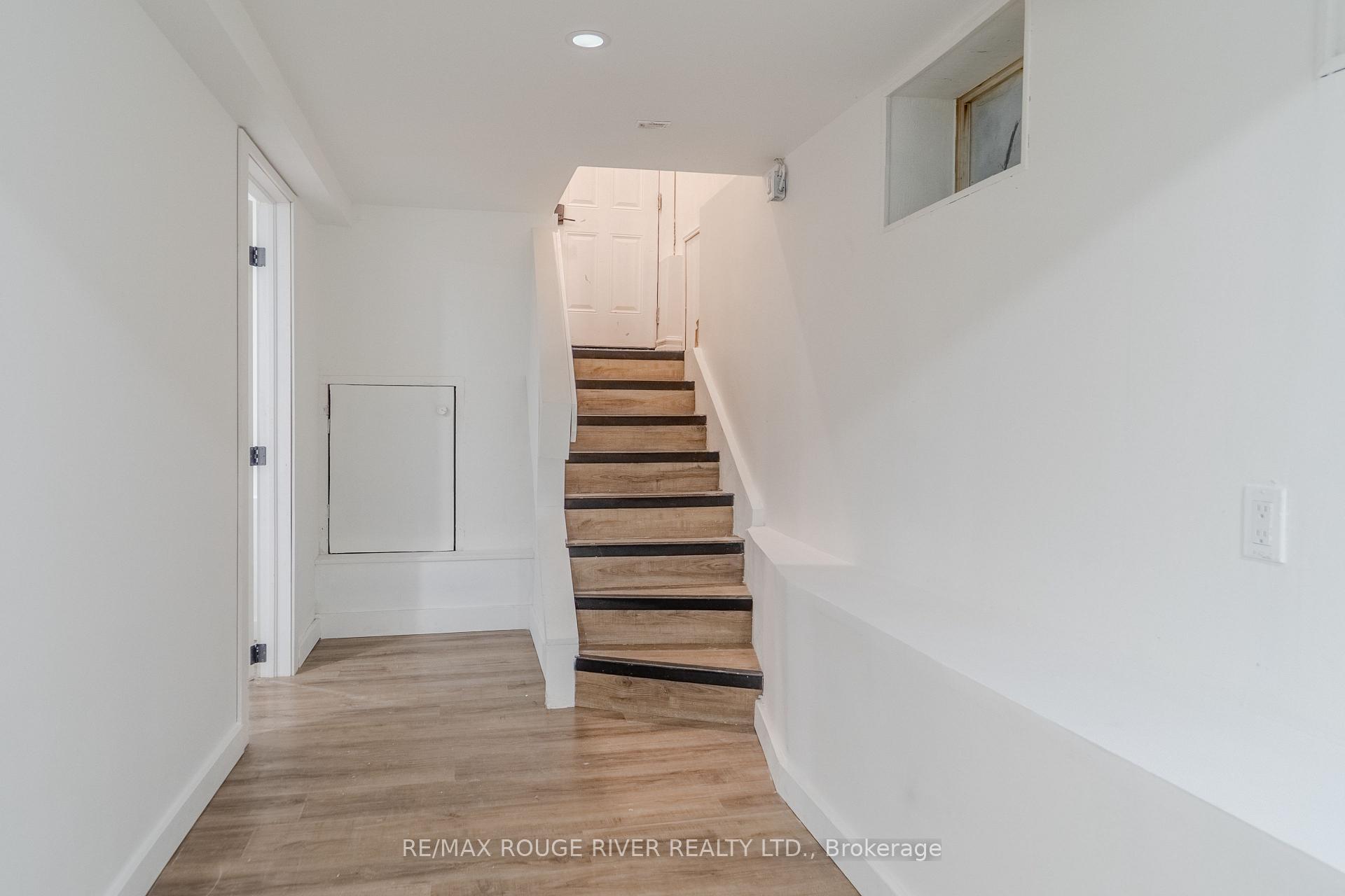 Photo 42 of 1721 S Cameron Blvd, Windsor — HOMEH