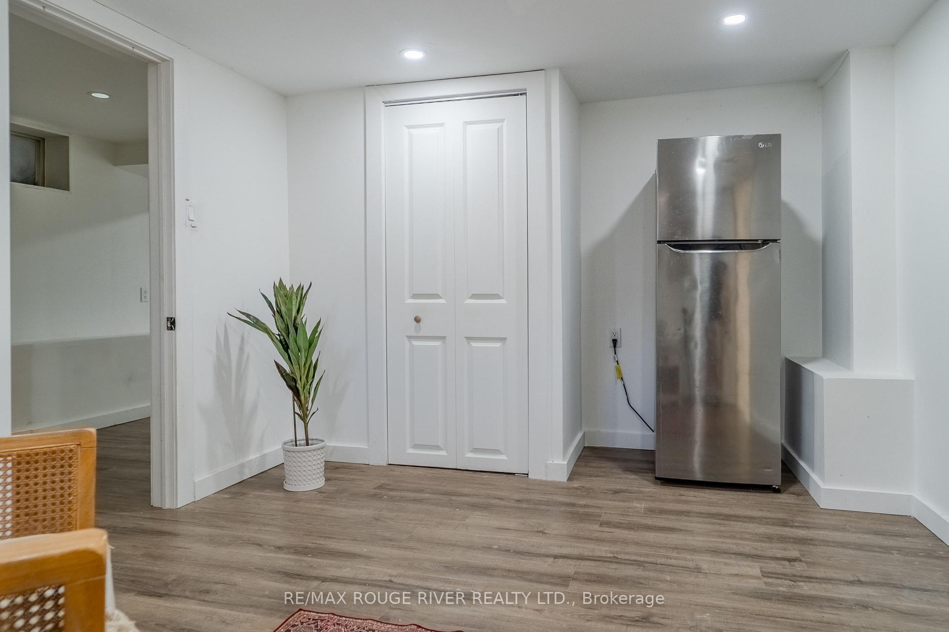 Photo 44 of 1721 S Cameron Blvd, Windsor — HOMEH