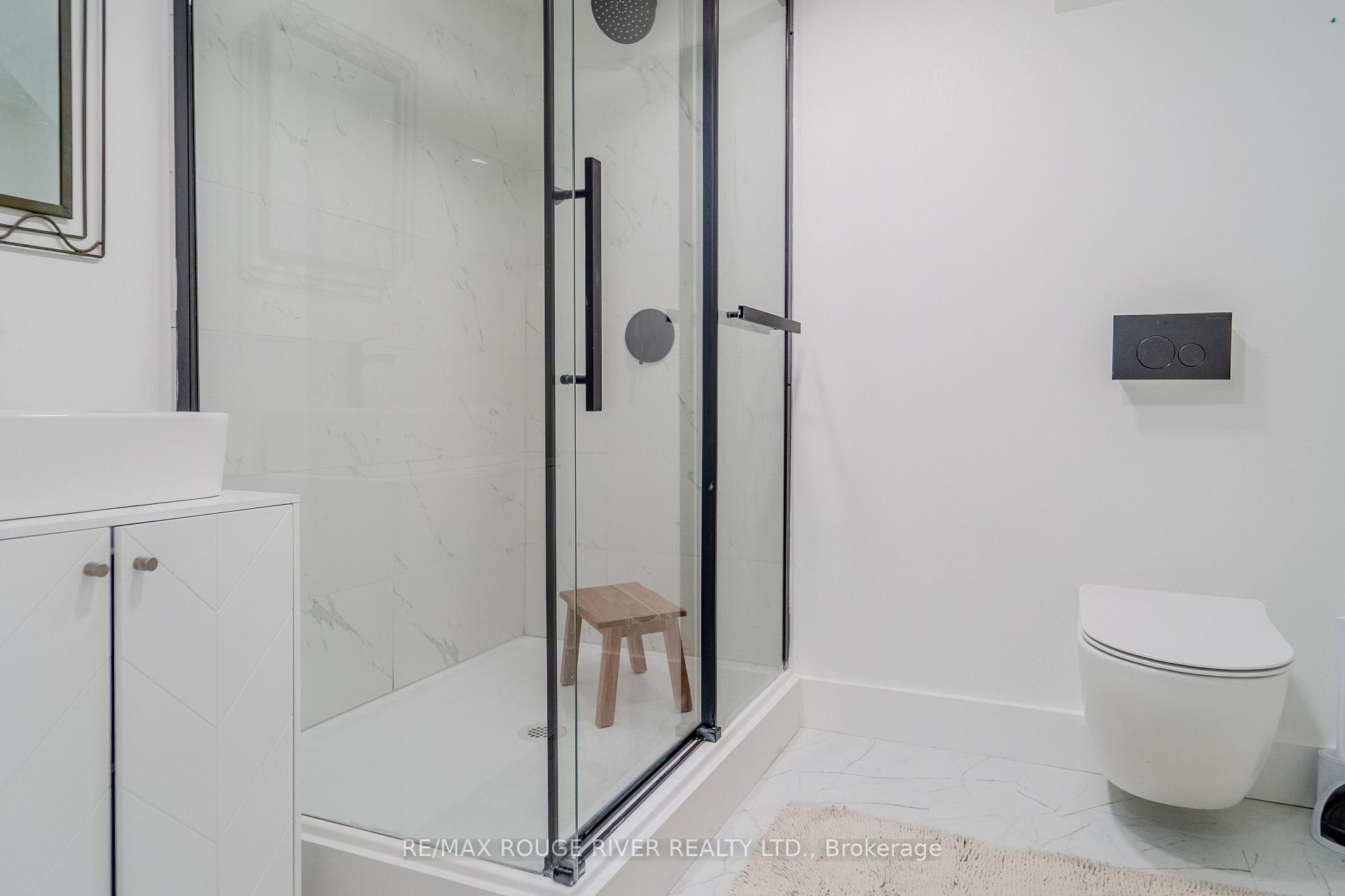 Photo 45 of 1721 S Cameron Blvd, Windsor — HOMEH