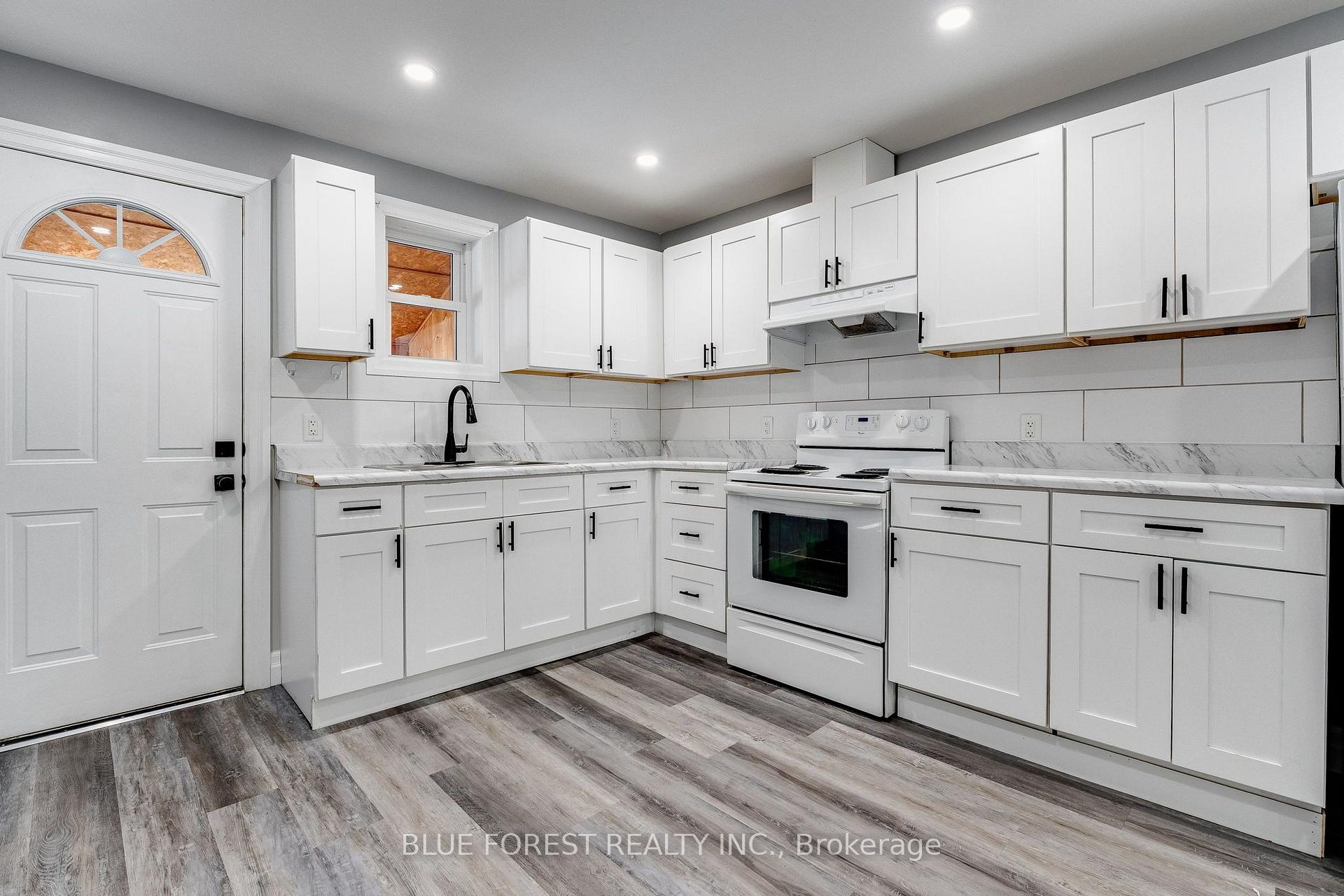 Photo 8 of 30 Park Avenue E, Chatham-Kent, Chatham — HOMEH