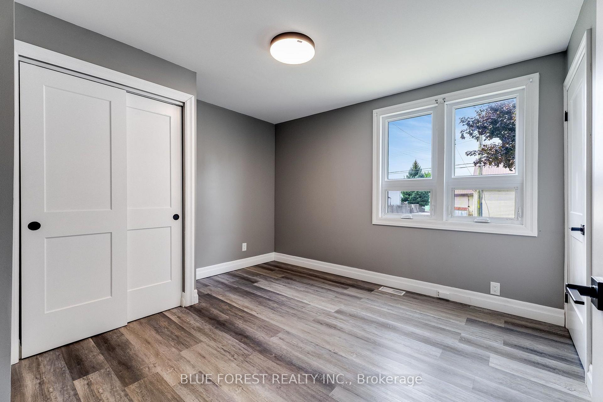 Photo 9 of 30 Park Avenue E, Chatham-Kent, Chatham — HOMEH
