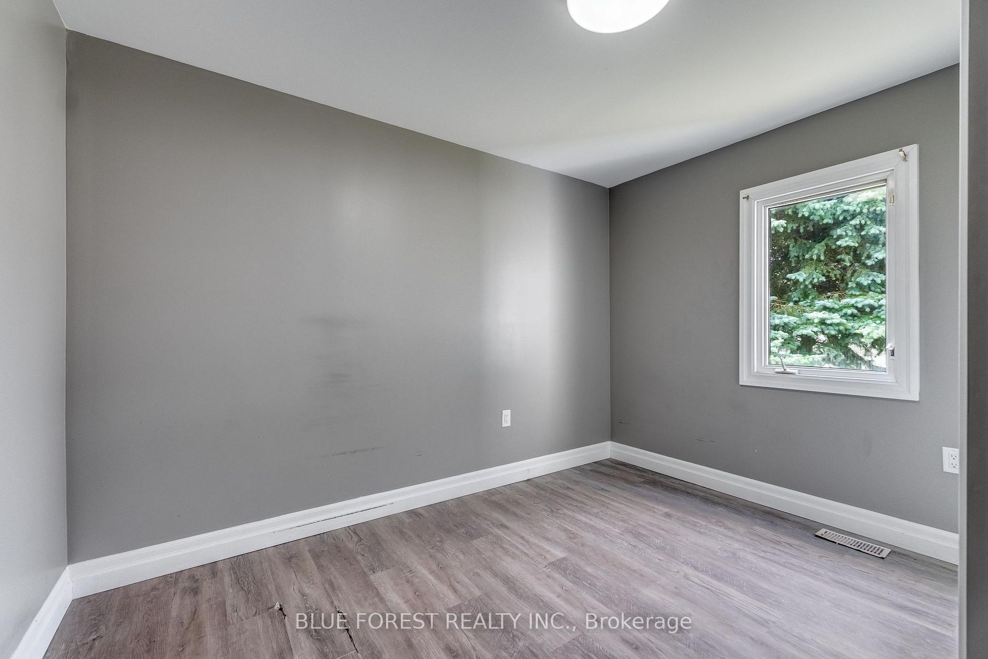 Photo 10 of 30 Park Avenue E, Chatham-Kent, Chatham — HOMEH